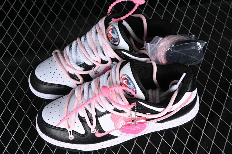 All Categories Nk SB Dunk Series Nk SB Dunk Low Low-top sneakers Nk Dunk Low "Multi Color" Vibrant three hooks Customized version of deconstructed strap casual sneakers FD4623-131